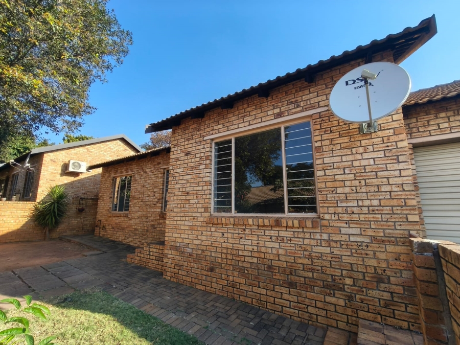 To Let 3 Bedroom Property for Rent in Cashan North West